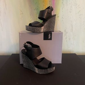 Mossimo black and white wedges